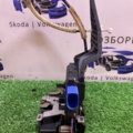Замок задніх правих дверей дефект кріплення Volkswagen Touareg I (2002-2010) 7L0839016