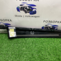 Накладка молдинг стойки двери передней правой Volkswagen Touareg II (2010-2018) 7P6837902