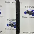 Рейлинг крыши правый Volkswagen Touareg II (2010-2018) 7P6860044A