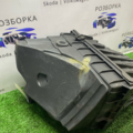 Корпус воздушного фильтра Volkswagen Transporter T5 (2003-2015) 7H0129601J