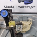 Передній правий стіклоподйомний т5 Електро Volkswagen Transporter T5 (2003-2015) 7H0837730H